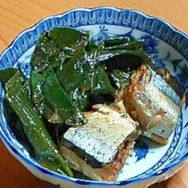 サンマの味噌煮缶でタマネギの葉のさっと煮